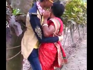 MARATHI DESI BOY AND AUNT KISS PASSIONATELY IN PUBLIC