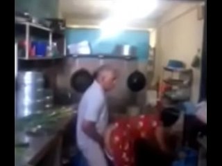 Srilankan chacha quickly fucks his maid in the kitchen