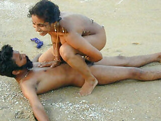 Desi couple have good time on the beach leaked premium