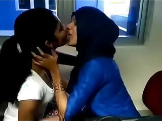 Desi kerala mallu teen students college kiss
