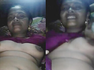 indian aunt exposed breasts